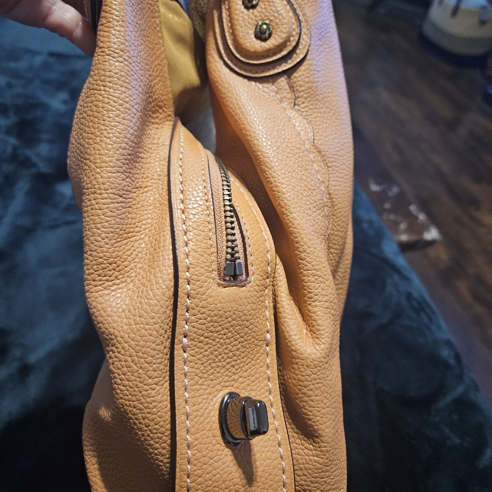 Coach Tan Leather Women's Bag - Picture 3 of 8